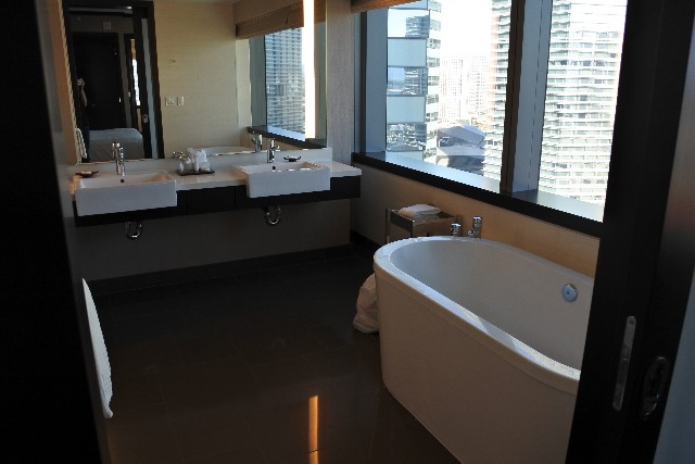 vdara-bathroom