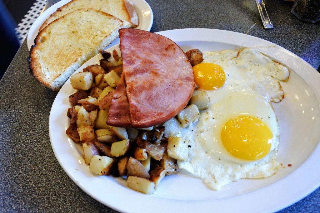 Looking for a hearty old-fashioned breakfast in Ann Arbor? Then Angelo's is the place to go! Find out why I dream of their toast.