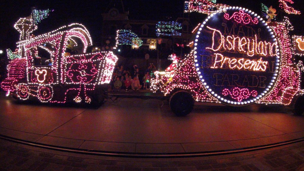 Are you wondering if a Blue Bayou Main Street Electrical Parade dining package is worth it? Here I show you exactly what to expect.