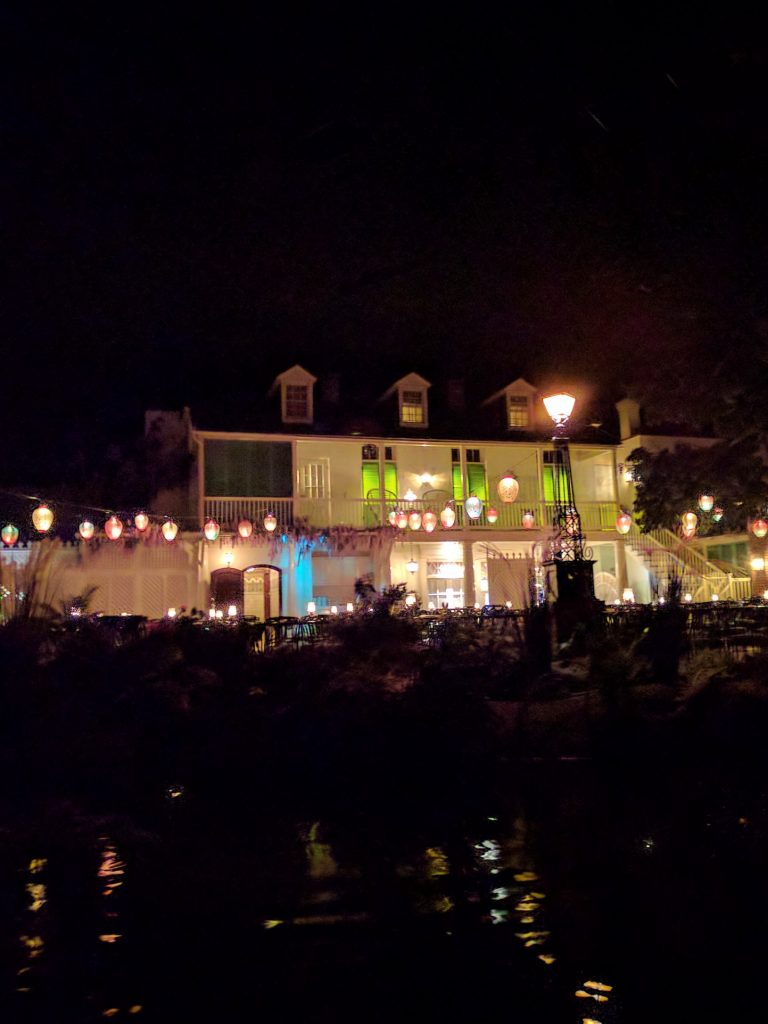 Are you wondering if a Blue Bayou Main Street Electrical Parade dining package is worth it? Here I show you exactly what to expect.