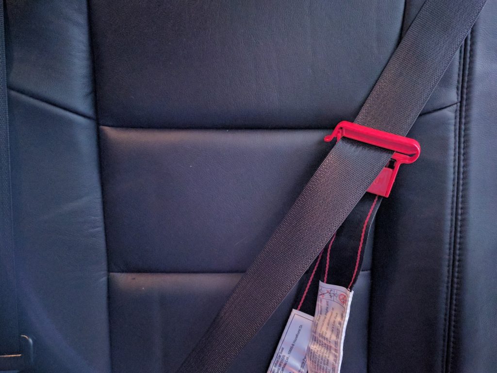 Booster seat hotsell shoulder strap