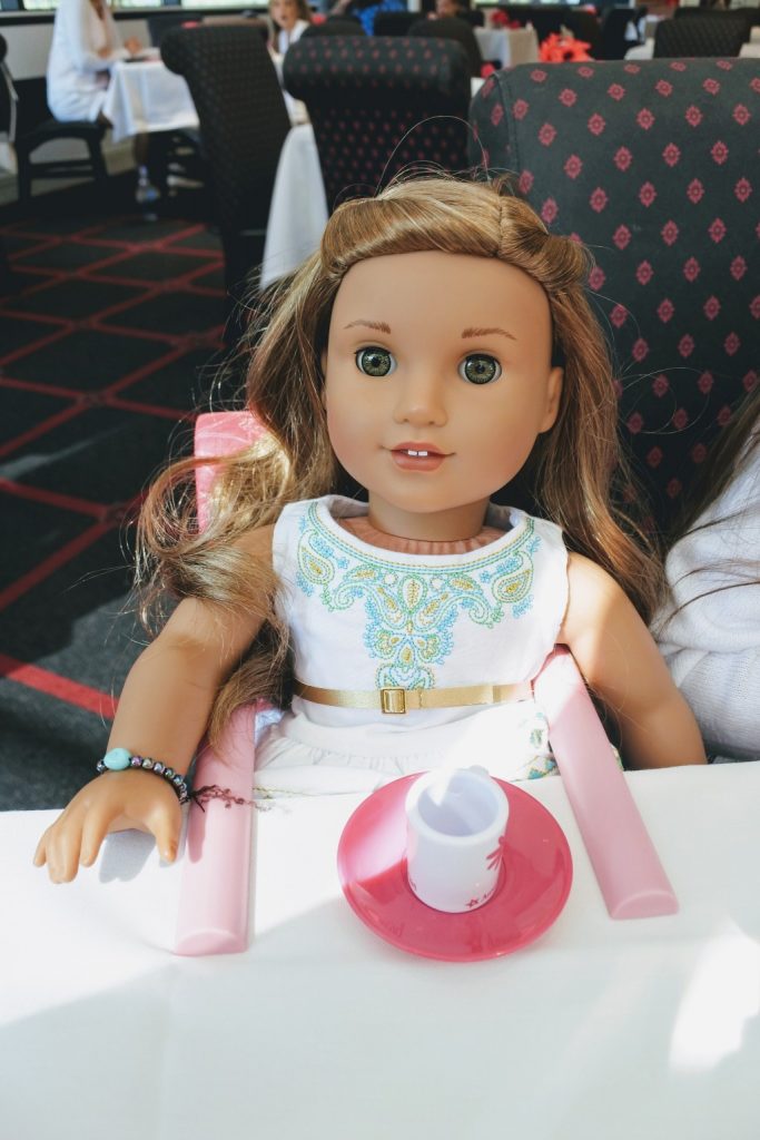 For those managing food allergies, eating out can be difficult or even scary. Dining at American Girl with food allergies was surprisingly easy and delicious!