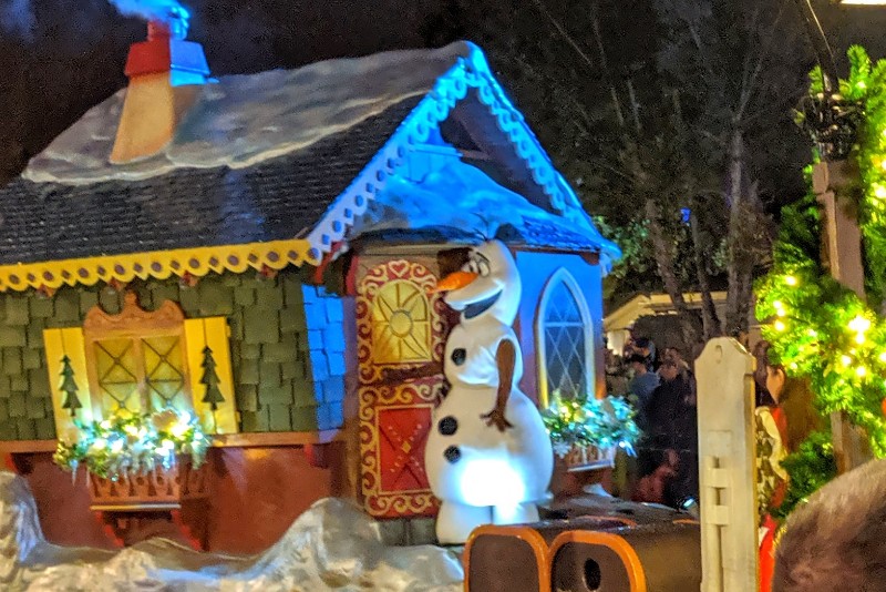 Is Mickey’s Very Merry Christmas Party Worth The Expense? (Updated for 2019) - Smart Mouse Travel