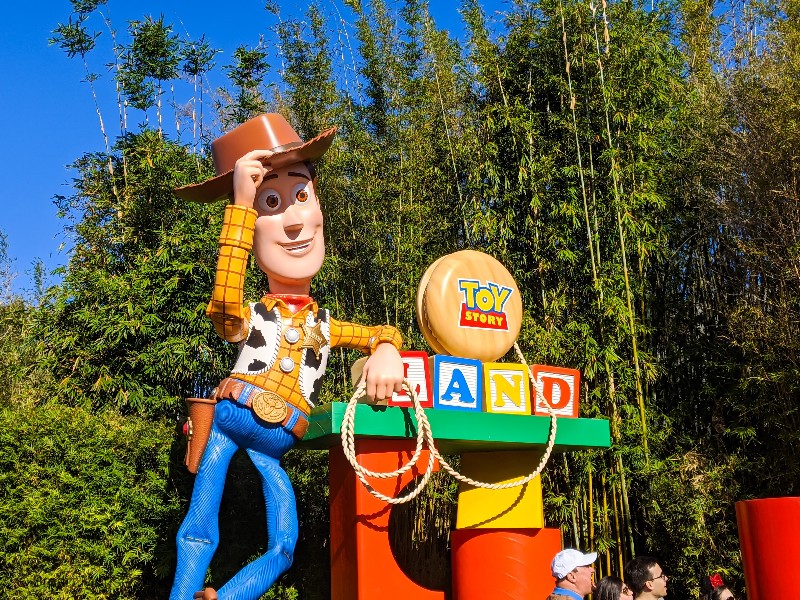 https://smartmousetravel.com/wp-content/uploads/2017/11/toy-story-land.jpg