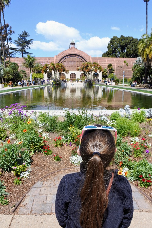 San Diego is an amazing place for anyone’s vacation, but we especially love the unbelievable amount of family friendly activities in San Diego. Find out our favorite activities for a great family trip to San Diego. I bet some of the activities will surprise you! #sandiego #balboapark