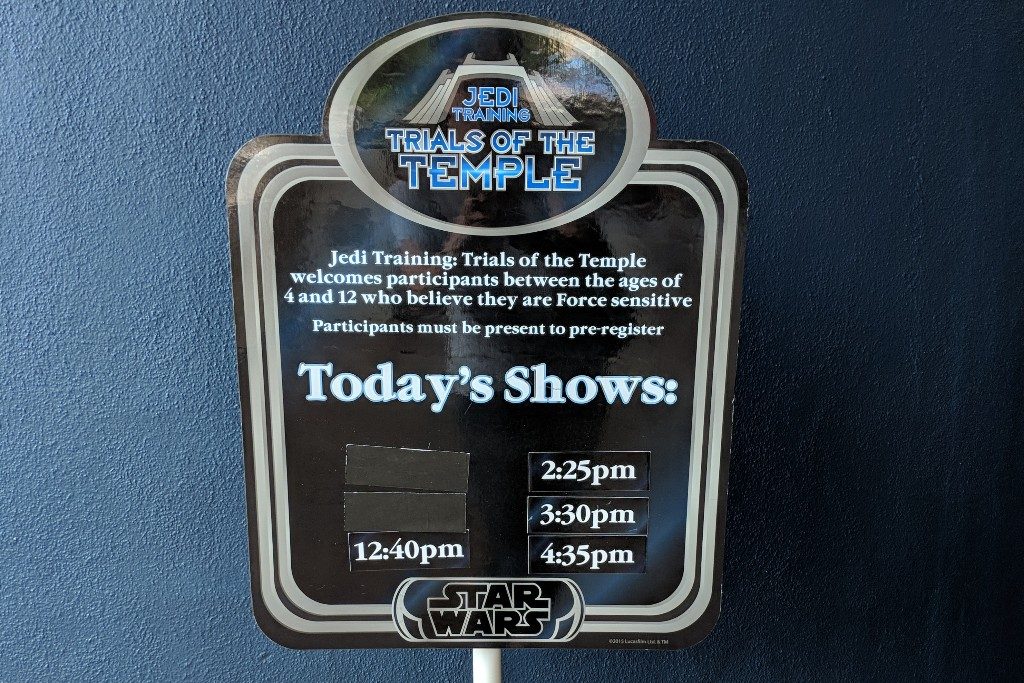 Disneyland Jedi Training is a live show where Star Wars fans can become a Jedi. Find out how to register and tips to prep your kids to fight the Dark Side. #disneyland #starwars #jeditraining