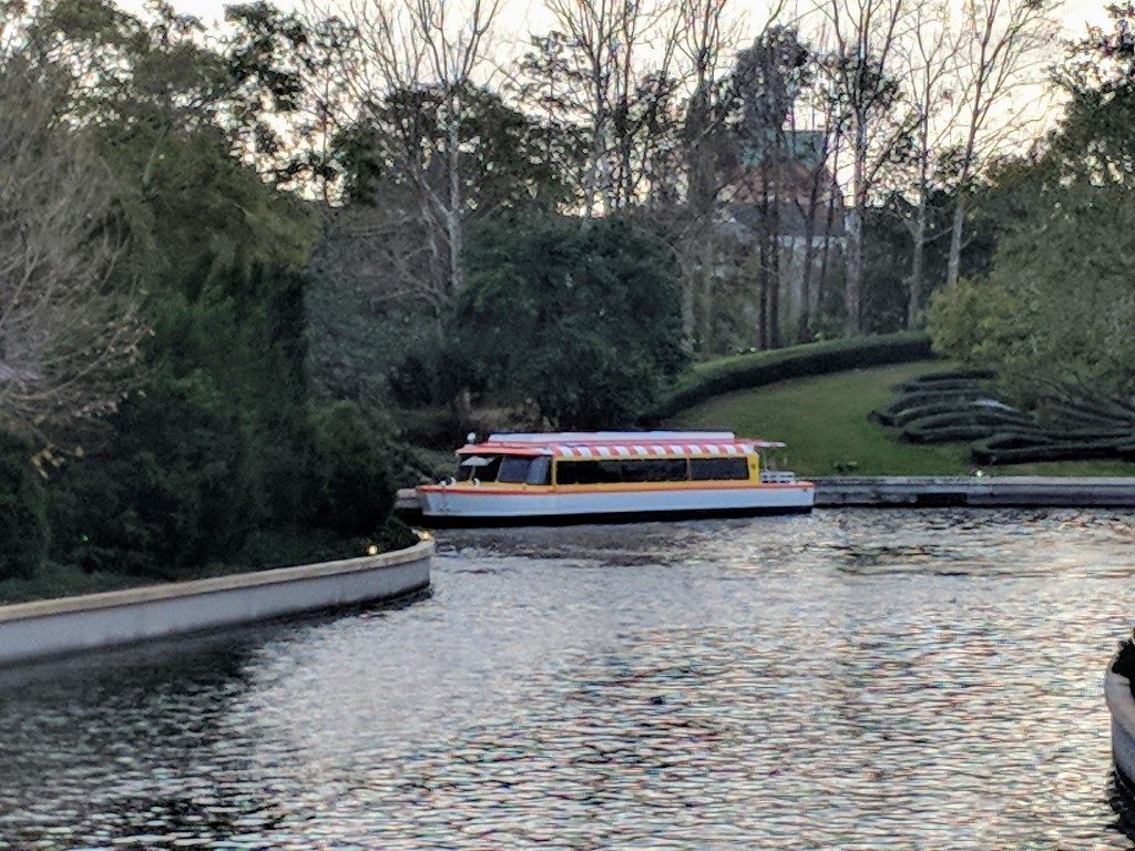 Navigating Disney World Transportation options can be like learning a city transit system. Plan your Disney World Transportation options before your trip. #disneyworld #disneyworldtransportation #familytravel