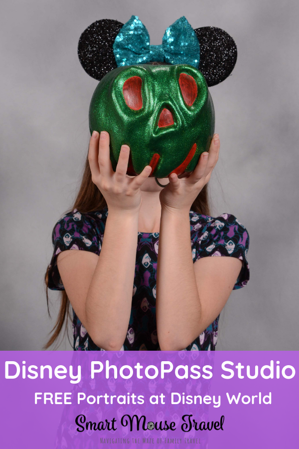 Disney PhotoPass Service Studio at Disney Springs can help you fulfill your Disney World photo dreams at no additional cost. Find out all about it! #disneyphotopass #disneyworld #disneysprings #disneyphoto