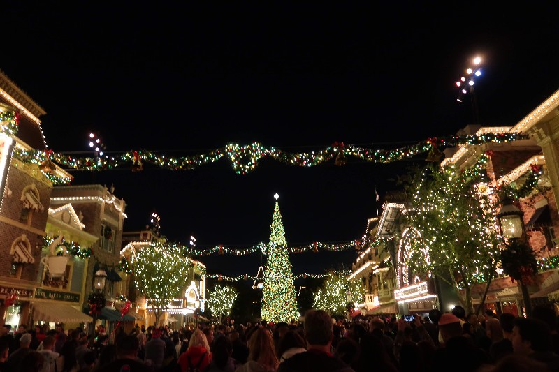 Is visiting Disneyland at Christmas on your wish list? If so, find out what you need to see and what you can skip during the holidays at Disneyland. #disneyland #hauntedmansionholiday #disneylandchristmas #itsasmallworld #disneyvacation