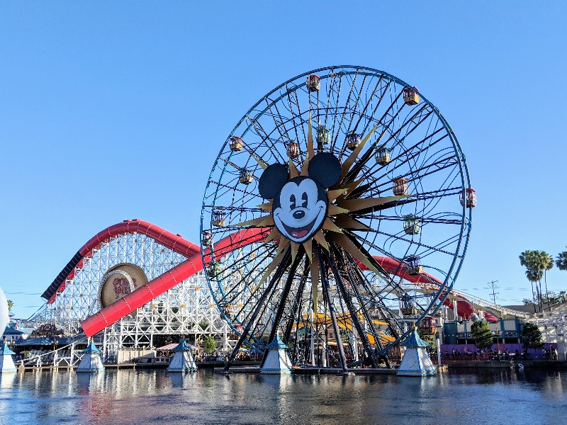 Are you having trouble deciding between a Disneyland Or Disney World trip? Learn more about each and how to choose the right Disney vacation for your family. #disneyland #disneyworld #disneyvacation #familytravel