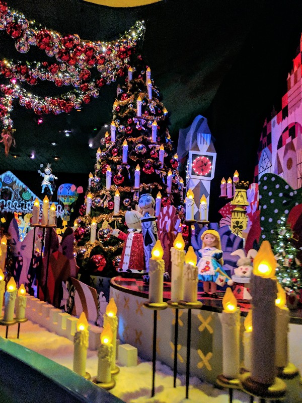 Holiday Time At The Disneyland Resort Tour is a seasonal group tour with special A Christmas Fantasy Parade seats. Find out if you should book this tour! #disneyland #disneylandtour #disneychristmas #disneyvacation