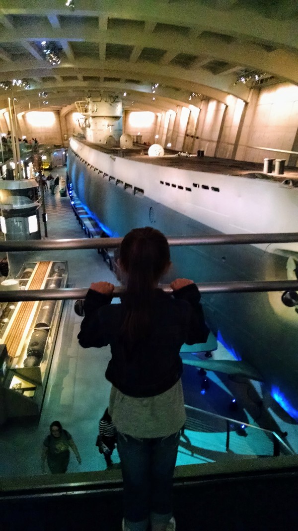 Visiting the Museum of Science and Indstry should be on your Chicago bucket list. Here are our member tips for visiting the Museum of Science and Industry. #chicago #familytravel #msi #museumofscienceandindustry #chicagotravel