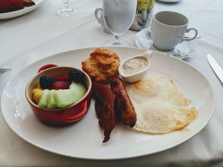 Planters Inn Charleston Garden Courtyard Suite Review Smart Mouse Travel