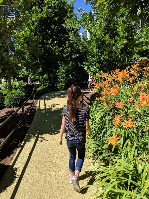 Local girl's guide to free and cheap activities at Millennium Park Chicago. Find out more about our favorite things to do at Millennium Park Chicago. #chicago #visitchicago #familytravel #freeandcheap