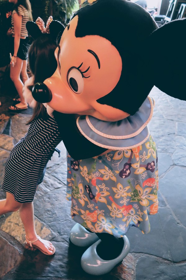 Aunty's Breakfast Celebration is the only place to see Mickey at a Disney Aulani character meal. Find out more in our Aulani character breakfast review. #disneyaulani #aulani #disneycharacters #mickey #mickeybreakfast