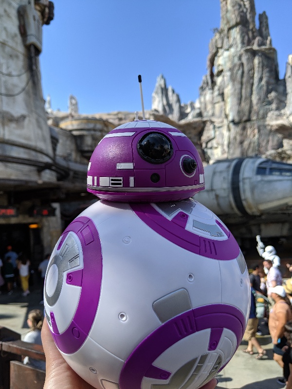 Star Wars fans can do everything Star Wars at Disneyland Galaxy's Edge and Tomorrowland if they know where to look for these special experiences. #starwars #disneyland #disneylandgalaxysedge #galaxysedge #california