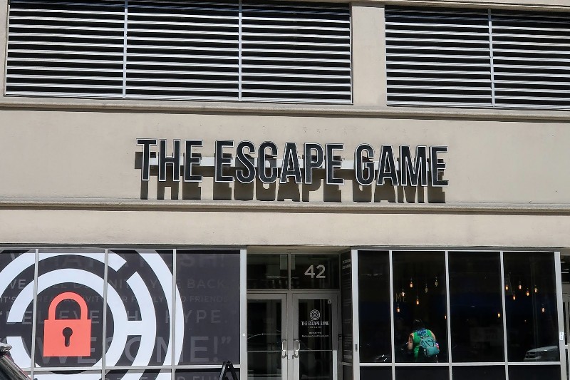 The Escape Game has the perfect balance of family friendly themes, challenging problems, and exciting adventures that is hard to find at other escape rooms. #theescapegame #escaperoom #familyfun #chicago #visitchicago #familytravel