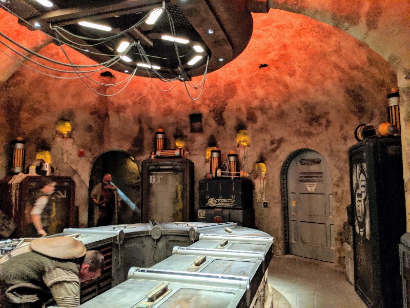 Normally shrouded in mystery, now you can see what the Savi's Workshop lightsaber building experience is like and get answers to important questions. #starwars #galaxysedge #savisworkshop #lightsaber