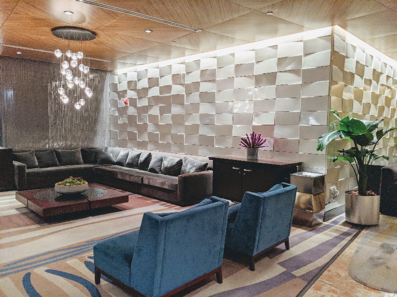 Disney's Contemporary Resort garden wing is different than in the main tower. Here are the pros and cons of staying in a Contemporary garden wing room. #disneyworld #contemporaryresort #disneyresort #disneyplanning