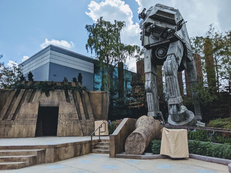 Visiting Star Wars Galaxy's Edge at Disney World is a dream for many Star Wars fans. Find tips for Batuu plus everything Star Wars in Hollywood Studios. #starwars #batuu #galaxysedge #disneyworld #hollywoodstudios #disneytips