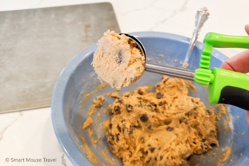 Make your own Disney copycat ice cream cookie sandwich inspired by ones from Disney World's Beaches and Cream with this chocolate chip cookie recipe.