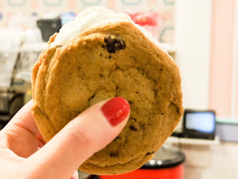 Make your own Disney copycat ice cream cookie sandwich inspired by ones from Beaches and Cream at Disney World. Special chocolate chip cookie recipe included! #disneycopycat #disneyrecipe #disneytreats