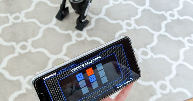 The Droid Depot app brings some new life to your custom Galaxy's Edge astromech. Find tips for pairing your droid to the app and which modes are most fun. #galaxysedge #droiddepot #astromech #disneyland #disneyworld