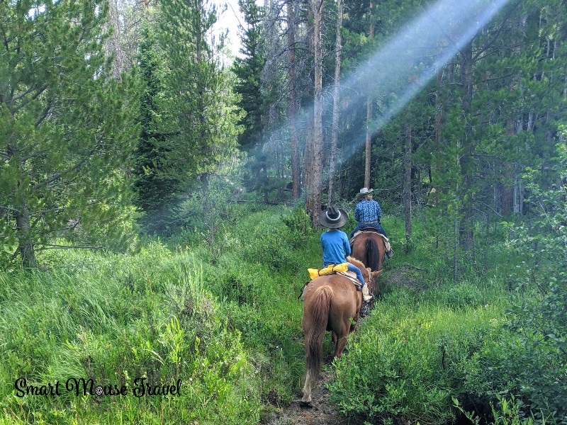 Our Chicago to Colorado road trip itinerary includes road side attractions, the Rocky Mountains, and a dude ranch for maximum family fun.