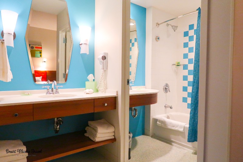 Cabana Bay Beach Resort split bathroom with two sinks