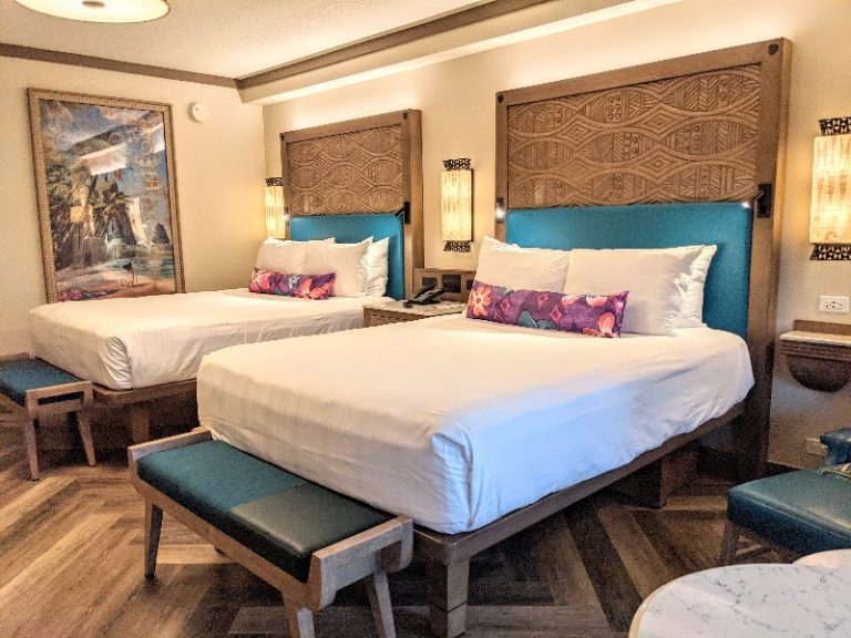 Polynesian Resort Moana Standard Room Review - Smart Mouse Travel