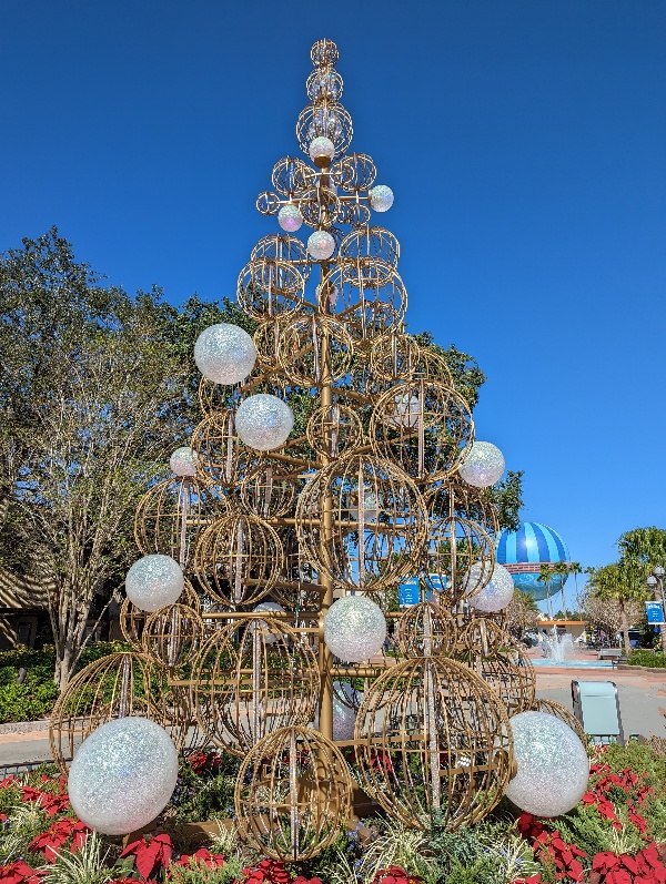 Disney Springs Christmas tree with balloon in the background