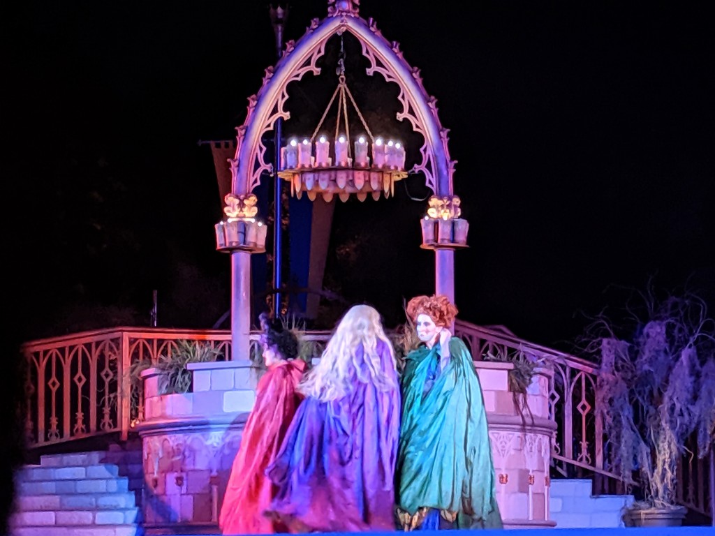 The Sanderson sisters scheme during the Hocus Pocus Villain Spelltacular