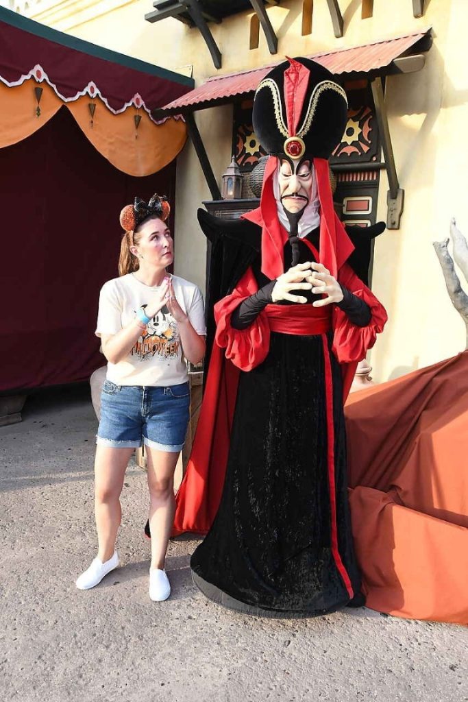 A woman poses with Jafar during MNSSHP