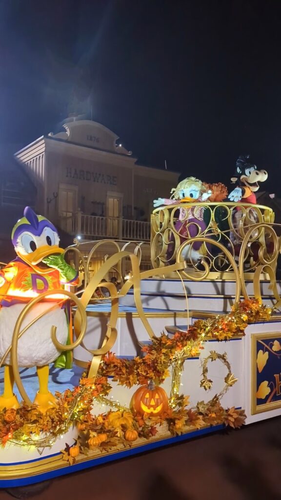 Daisy, Minnie, and Clarabelle in Sanderson Sister costumes debuted at the 2023 Mickey's Not So Scary Halloween Party Boo To You Parade